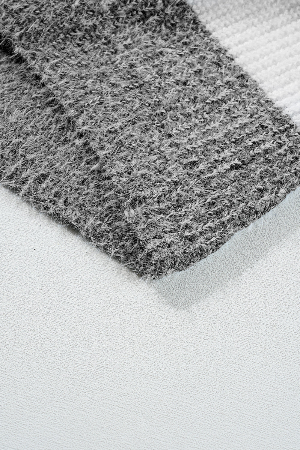 Robe pull grise à rayures